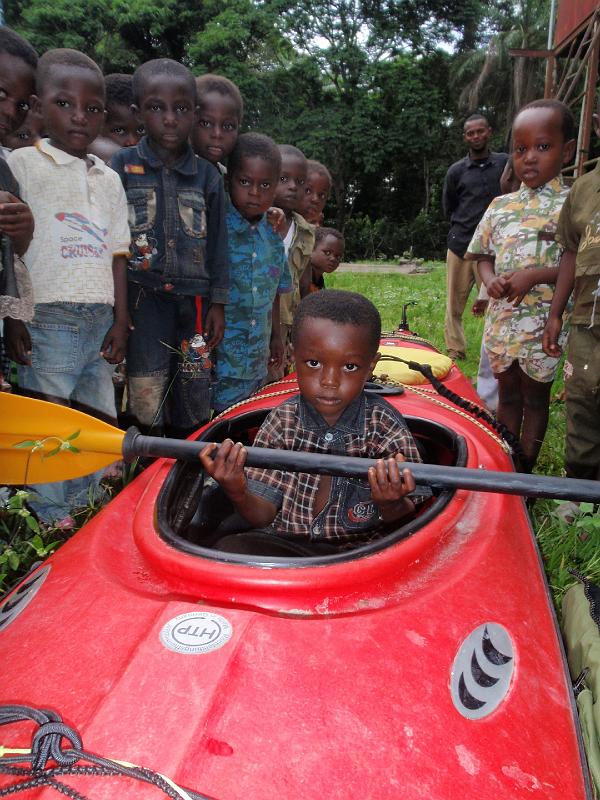 1 Little kid in kajak.jpg